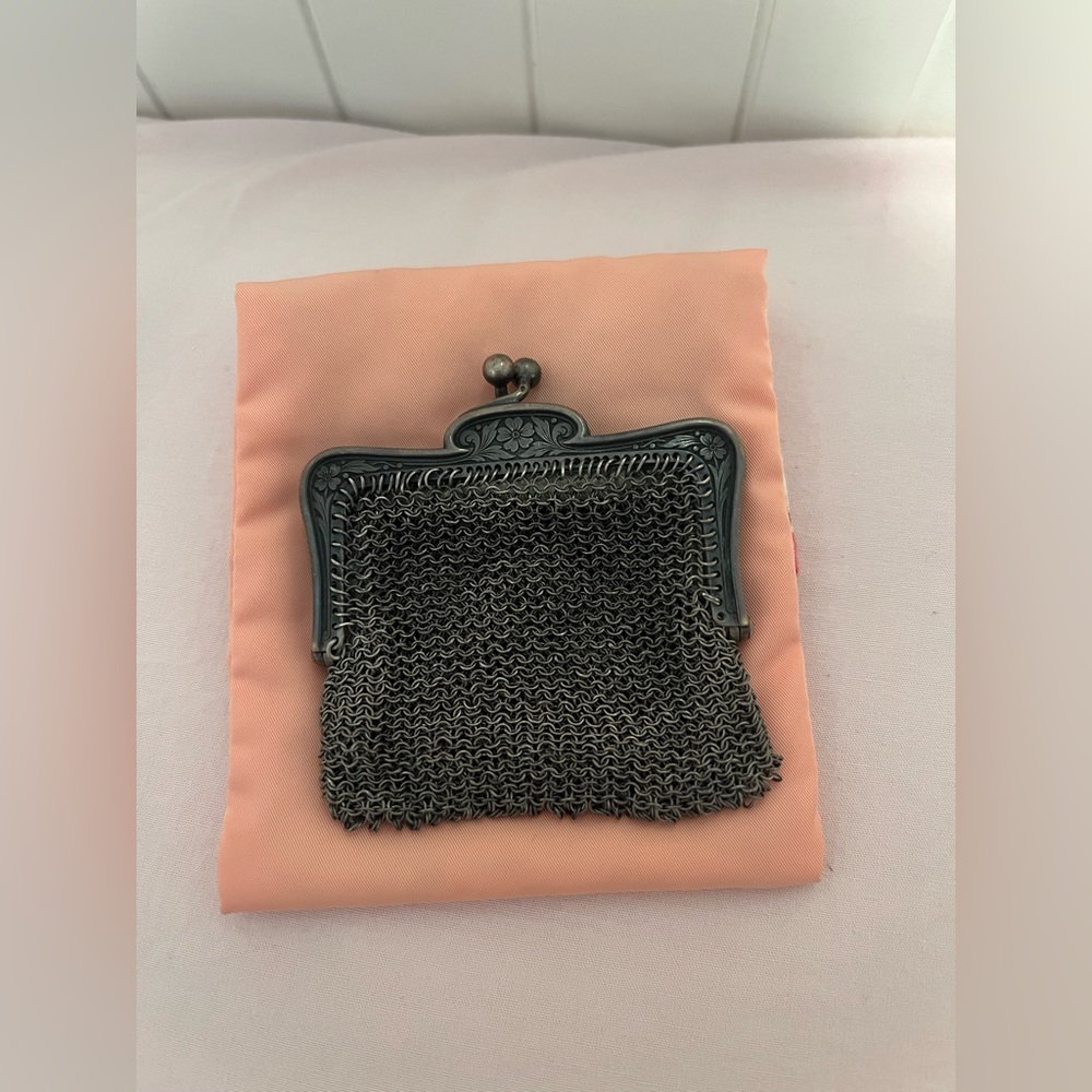 Vintage Mesh Coin Purse - Black Metal Frame, Made of silver